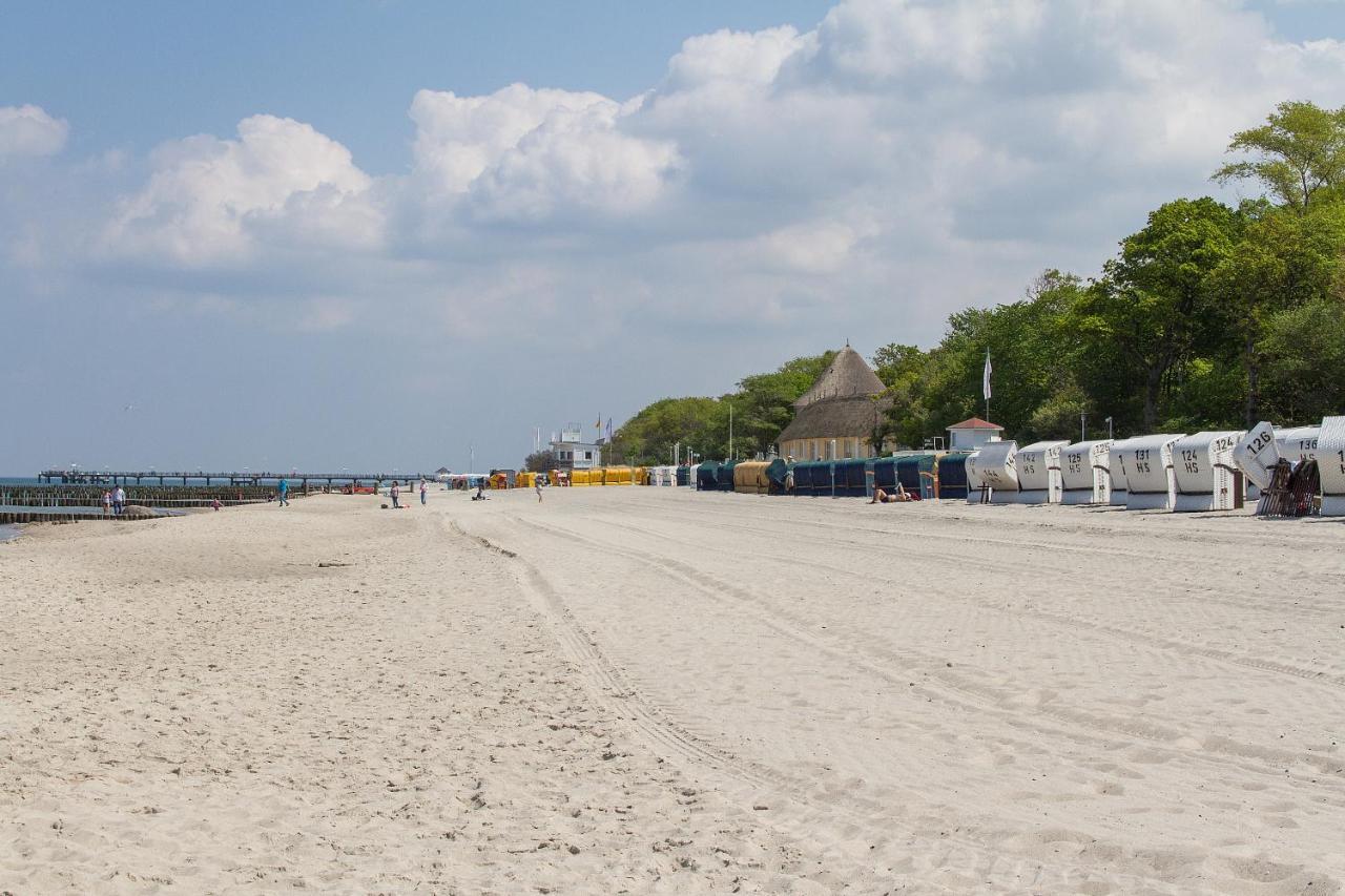 Hotel Am Strand Ostseebad Kühlungsborn Екстериор снимка